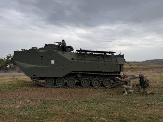 Ambasada SUA la București anunță livrarea către România a primelor nouă vehicule amfibii de asalt