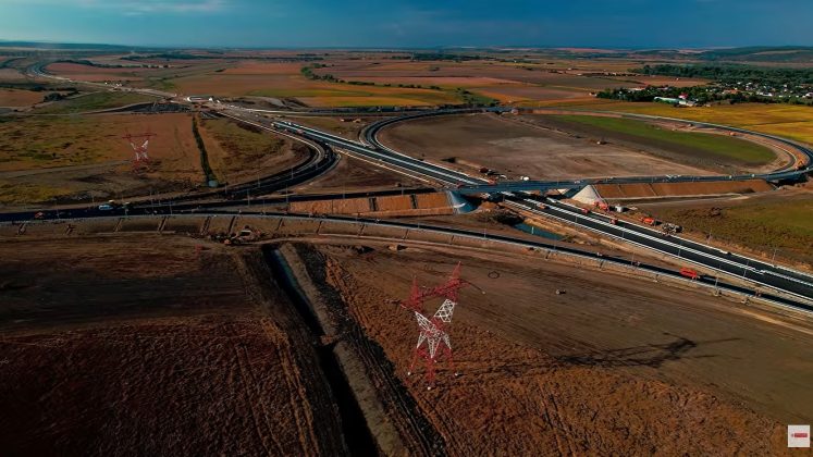 VIDEO Autostrada Moldovei A7: UMB a finalizat asfaltarea nodului rutier Bacău Nord. Când va fi dat în trafic
