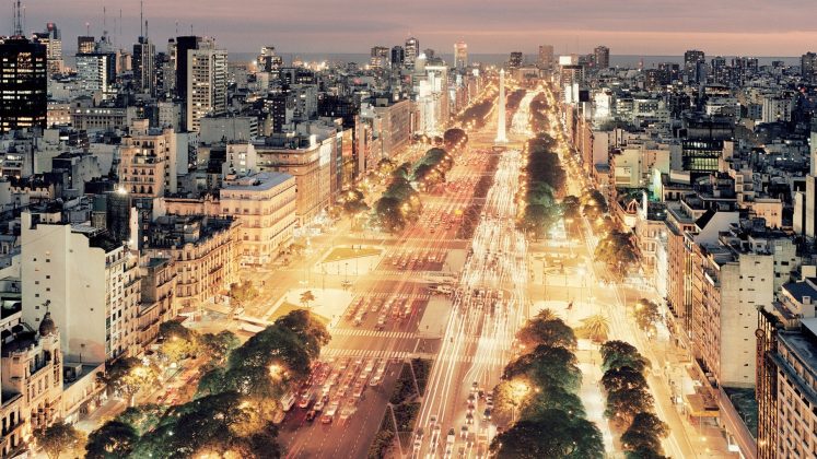Argentina scade inflația după politici dure, dar cu impact economic greu