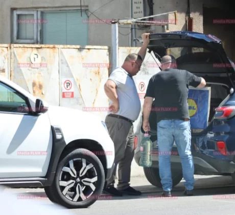 Șefii Inspecției Muncii aduc cadouri alimentare și băuturi șefului inspectoratului general