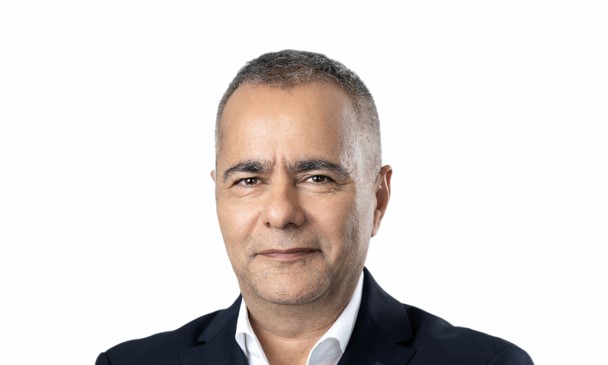 Profesionist sau consumator? Cum redefinim relația dintre fermieri și marile corporații
