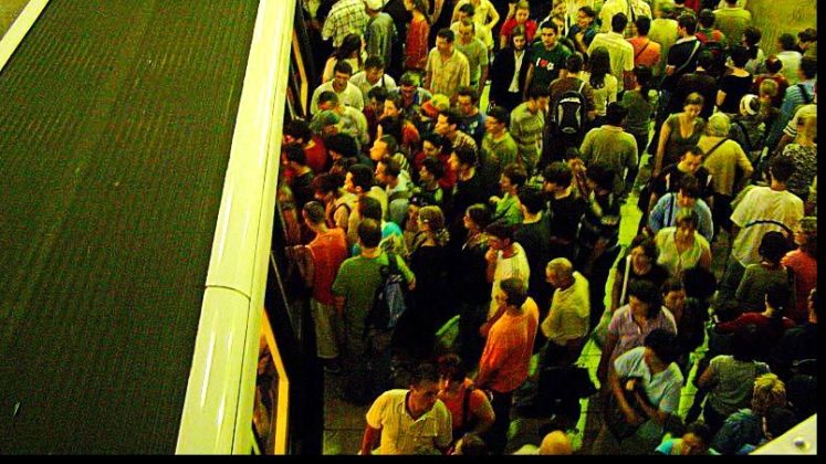 Metroul blocat la Ștefan cel Mare – Posibilă tentativă de suicid. Circulația trenurilor afectată