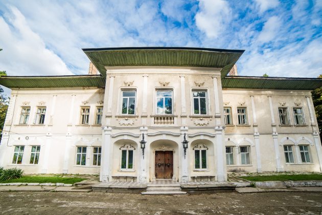 Palate, cule, conace și o fostă fabrică de bere scoase la vânzare pe Romania Sotheby’s International Realty Oferta pentru Castelul Cantacuzino-Ghica Deleni s-a redus cu 50.000 de euro