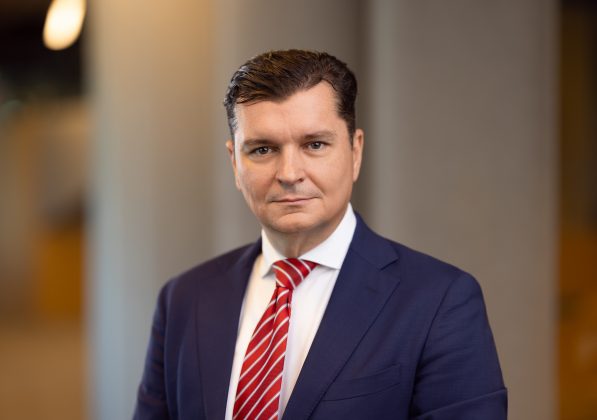 Premieră pe piața pensiilor private din România. Compania de asigurări NN integrează un ETF administrat activ în fondul Global Opportunities