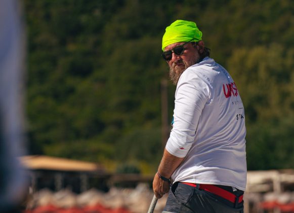 FOTO Primul giurgiuvean intrat în Guinness Book. Recordul mondial incredibil al Căpitanului  Uncescu. Peste 600 de skipperi cu peste 100 de bărci, școliți într-o singură lecție