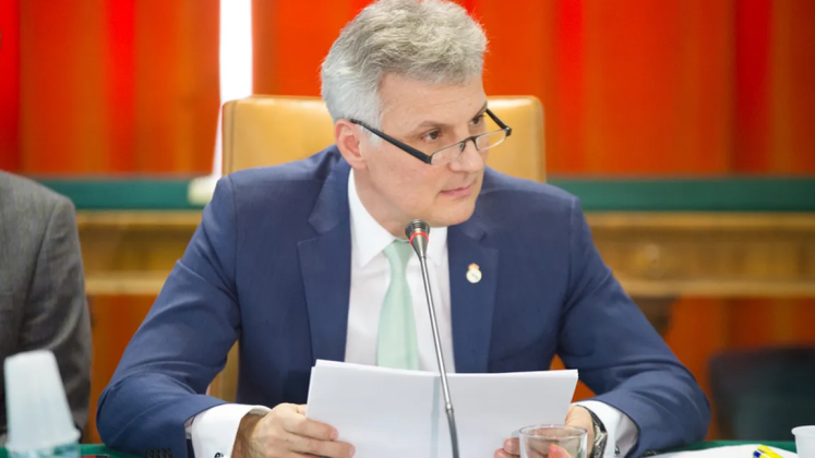 Ministrul propus pentru Economie, Daniel Zamfir, crede că Poșta Română poate să facă mai mult profit și anunță o posibilă schimbare a conducerii. Primul as va fi un audit al companiei