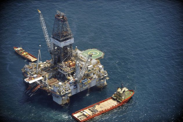 Guvernul român a respins prelungirea concesiunii perimetrului de gaze Trident din Marea Neagră, controlat de Lukoil