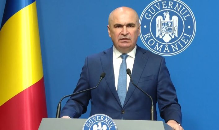 Ilie Bolojan observă că creșterea TVA a fost foarte criticată, dar, surpriză, în actualul program de guvernare nu este prevăzută reducerea taxei