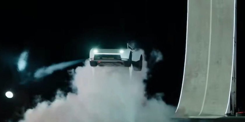 Cel mai bogat din lume anunţă că Tesla şi SpaceX ar putea fuziona