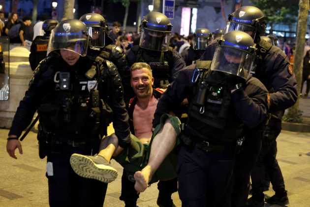 Manifestaţie la Paris: 142 de reţineri, anunţă poliţia