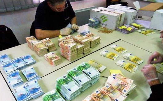România se pregăteşte pentru o nouă ieşire pe pieţe internaţionale după prima rectificare bugetară. Ce spune Nazare
