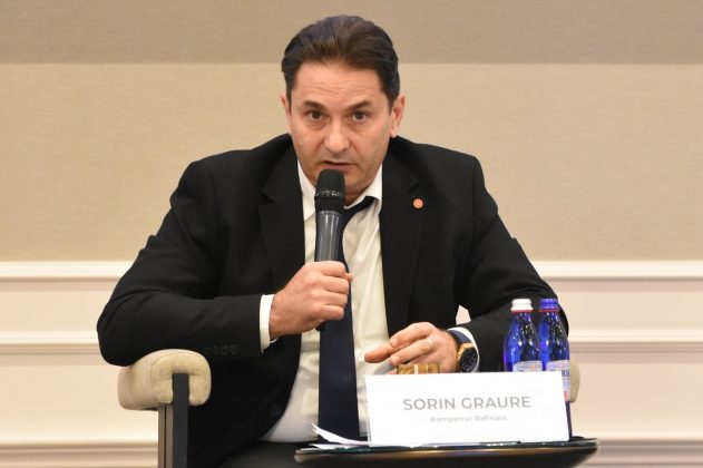 Petromidia și-a reorientat livrările de carburanți pe piața internă, în contextul crizei Conducerea rafinăriei cere predictibilitate legislativă și dialog cu statul: “Nu putem să oprim războaiele din jur, dar putem să facem multe lucruri aici, la noi acasă”