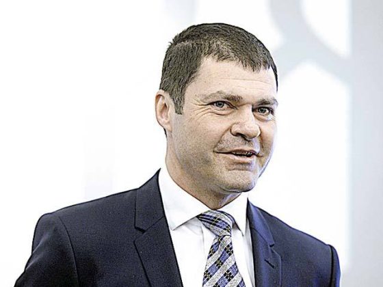 Președintele BVB Radu Hanga: Pare că e criză în Franța. Trebuie să fim conştienţi că asta va fi o criză pentru noi. Modul de funcţionare al lumii e schimbat radical şi asta va avea schimbări şi la noi