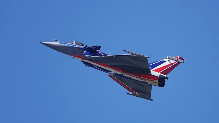 Franţa şi Emiratele Arabe Unite reiau proiectul de modernizare a avioanelor de luptă Rafale, pe fondul dificultăţilor bugetare ale Parisului