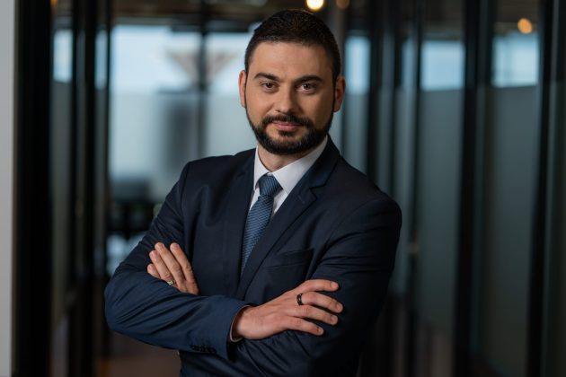 Asigurările corporate de sănătate trebuie să fie foarte flexibile pentru a acoperi toate nevoile asiguraților. Trei soluții esențiale pentru angajat și angajatori oferite de UNIQA Asigurări